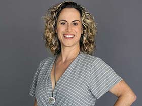 שירה רמון-יונה-טיפול בהבעה ויצירה בסקייפ