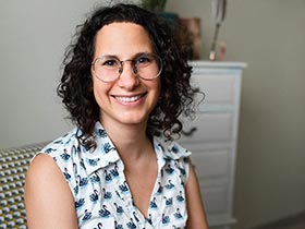 מורן פקר-טיפול במשחק בנס ציונה