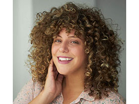 ריוי אבני-טיפול במתבגרים בסקייפ