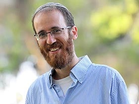 אביחיל צוריאל-פסיכולוג מומחה ומטפל זוגי-מטפלים באתגרי זוגיות ומשפחה בבקעת אונו