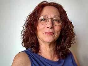אורנה קנו-מטפלת באמנויות, EMDR,CBT ופסיכותרפיה -טיפול בהבעה ויצירה בטבעון