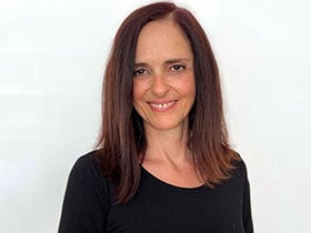 איה ונגרוביץ-מטפלת באומנות לילדים - טיפול בהבעה ויצירה בבאר שבע