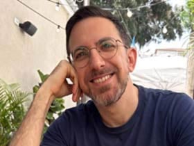 אלי גורן-פסיכולוג-טיפול פסיכולוגי בנס ציונה - פסיכולוג בנס ציונה - פסיכולוגית בנס ציונה