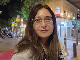 אסתי לונברג קבקוב-עו''ס קלינית, מטפלת זוגית ומשפחתית, פסיכותרפיסטית - קבוצות טיפוליות בבית שמש