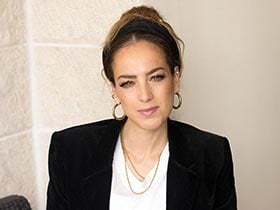 אסתי לרנר - פרידלנדר-פסיכותרפיסטית - מטפלים בהתמודדות עם נכויות ומחלות כרוניות בירושלים