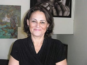 אתי ברכה רדזינר-עובדת סוציאלית קלינית מומחית CBT-מטפלים בחרדות ביבנה