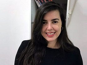 אתי לוי-פסיכותרפיסטית, עובדת סוציאלית קלינית - מטפלים לקהילה הגאה  צפון תל אביב