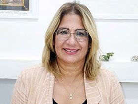בתשבע אילוז-עובדת סוציאלית ופסיכותרפיסטית - מטפלים לגיל השלישי ב