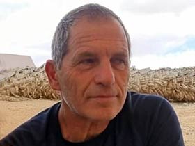 גדי ורשבה-עובד סוציאלי קליני-מטפלים בהתמודדות עם משברי חיים בשרון
