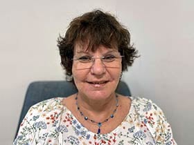 דבי זולטי-פסיכולוגית קלינית בכירה בירושלים - מטפלים באתגרי זוגיות ומשפחה  מבשרת ציון