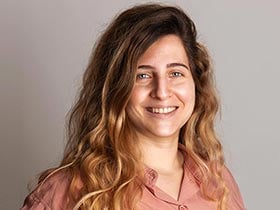 דנה גור קלבנוב-עובדת סוציאלית קלינית - מטפלים לגיל השלישי  צפון תל אביב