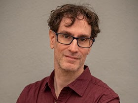 דר ישי ניר-פסיכיאטר - טיפול במתבגרים בשרון