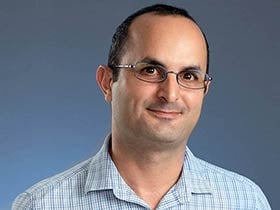 דר עידן אלמוג-פסיכולוג קליני - מדריך-מטפלים לקהילה הגאה בדרום תל אביב