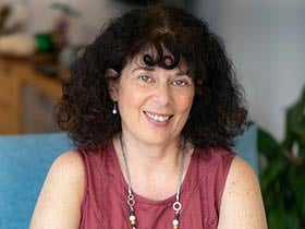 דרי הדר-פסיכותרפיסטית דינאמית, עו''ס קלינית MSW - מטפלים בנושאי זהות מינית באבן יהודה