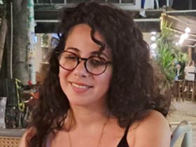 הלן ישראל-עובדת סוציאלית-מטפלים לקהילה הגאה באונליין