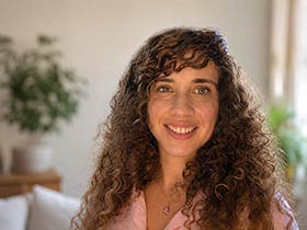 זהר גוברין בראון-פסיכולוגית קלינית מתמחה-טיפול פסיכולוגי בפרדס חנה כרכור - פסיכולוג בפרדס חנה כרכור - פסיכולוגית בפרדס חנה כרכור