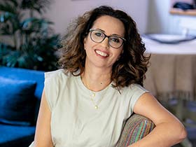 חגית שוורצברד-פסיכותרפיה משולבת גישות טיפול ביחידים, זוגות ומתבגרים-טיפול זוגי באזור השרון - מטפל זוגי בשרון - מטפלת זוגית בשרון