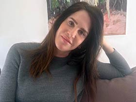 חמדת שמואלי -פסיכותרפיסטית , מטפלת זוגית ומשפחתית מוסמכת -מטפלים בנושאי זהות מינית בכפר סבא
