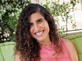 טל הדר-מטפלת MA באומנויות. מומחית בטיפול בטראומה, מטפלת ב-CBT. מטפלת זוגית, eft -   