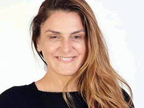 טלי שבתאי-טיפול בשילוב אומנויות-טיפול בהבעה ויצירה באזור השרון