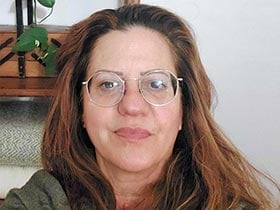 טליה רבי-פסיכותרפיסטית אינטגרטיבית - M.A  ומטפלת באמנות-טיפול פסיכולוגי באזור השרון - פסיכולוג בשרון - פסיכולוגית בשרון