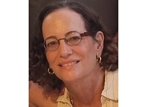 יעל ניצן-כרמל-פסיכולוגית קלינית מומחית-מטפלים בנושאי זהות מינית בכפר סבא