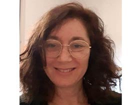 יעל פלדמן טצה-עו''ס קלינית MSW פסיכותרפיסטית בגישה פסיכואנליטית - מטפלים לגיל השלישי בשרון