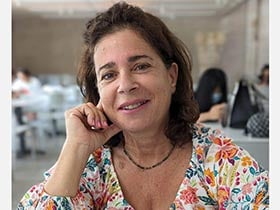 יפעת אלוק-פסיכותרפיסטית ומטפלת באמצעות אומנות - מטפלים מומלצים  בשרון