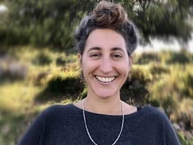 ירדן שקד-עובדת סוציאלית קלינית MSW - מטפלים לקהילה הגאה  חיפה