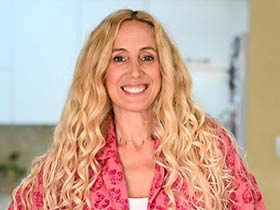כרמית ורסנוב-פסיכותרפיסטית -מטפלים בחרדות בהרצליה