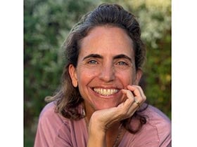 כרמל אביבי-מטפלת בהבעה ויצירה ופסיכותרפית בגישה קוגנטיבית התנהגותית (CBT) - הדרכת הורים בעמק יזרעאל