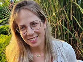 ליאת ברונשטיין זריקר-מטפלת בפסיכודרמה מוסמכת M.A - טיפול בהבעה ויצירה  תל אביב