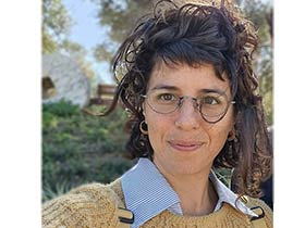 ליאת צברי-עובדת סוציאלית קלינית (MSW) - טיפול במשחק בהעמקים