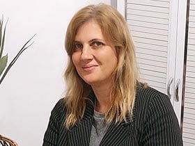 לימור ילינק-פסיכותרפיסטית קוגניטיבית התנהגותית-טיפול בהבעה ויצירה בטבעון