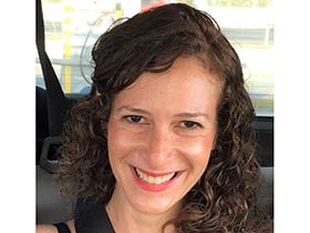 ליעד יוסף-פסיכולוגית קלינית מתמחה ומטפלת בתנועה-טיפול בהבעה ויצירה ב