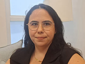 לירון טל מרק-עובדת סוציאלית קלינית M.S.W-קבוצות טיפוליות בנס ציונה