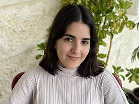מאיה שורץ-פסיכולוגית בהתמחות קלינית - מטפלים לקהילה הגאה  תל אביב