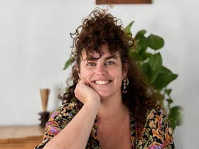 מור גרינפלד-עובדת סוציאלית קלינית MSW-מטפלים בפוסט טראומה בתל אביב