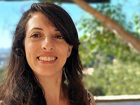 מורן לבל גולדשטיין-מטפלת רגשית. עובדת סוציאלית קלינית.-טיפול בהתמכרויות בנס ציונה