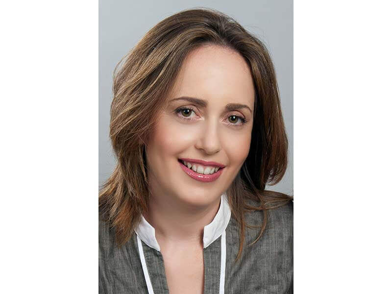 מיכל פרי - טיפול בתנועה מיכל פרי - טיפול בתנועה