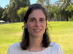 מיכל צבי-עובדת סוציאלית קלינית MSW-מטפלים בהפרעות אכילה בחיפה