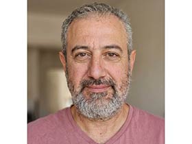 מנחם רוט-מטפל מוסמך באמנות - טיפול בוידאו-טיפול בהבעה ויצירה ב