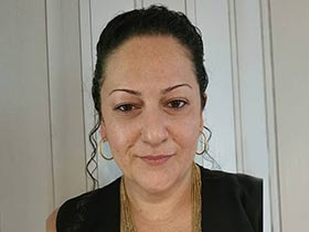 מעיין חיימוביץ-מטפלת באומנות ופסיכותרפיסטית-טיפול בהבעה ויצירה ב