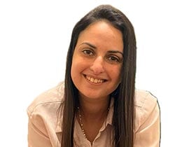 נטלי מור-עובדת סוציאלית קלינית, דוקטורנטית ומטפלת פרטנית וזוגית  - מטפלים בהתמודדות עם משברי חיים ב