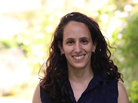 נעמה פלד עירוני-עובדת סוציאלית קלינית ופסיכותרפיסטית - מטפלים בנושאי בריאות הנפש  צפון תל אביב