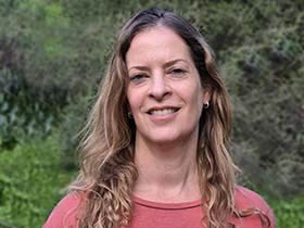 סיון אייל-פסיכותרפיסטית CBT ומטפלת באמנות-מטפלים מומלצים  בעכו