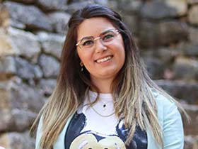 עמית אמויאל הרינגמן-מטפלת בהבעה ויצירה- תנועה ומחול - טיפול בהבעה ויצירה בירושלים