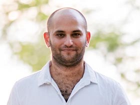 עפר סיבוני-פסיכולוג קליני מומחה-טיפול פסיכולוגי באזור השרון - פסיכולוג בשרון - פסיכולוגית בשרון