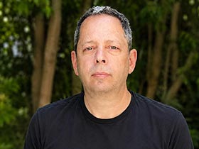 ערן קימל-מטפל זוגי ומשפחתי ומדריך מוסמך -מטפלים בפוסט טראומה ביקנעם