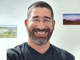 פתחיה וייס-עובד סוציאלי קליני -   
